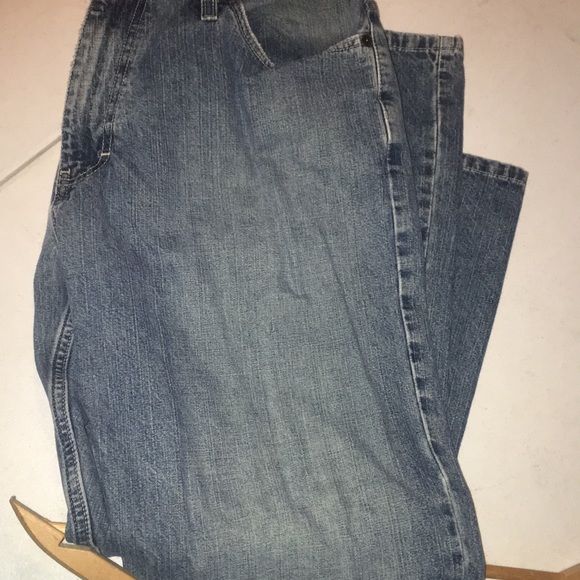 Distressed - Picture 4 of 5